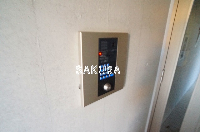 セキュリティ　不審者、勧誘員をシャットアウトできるオートロックです♪