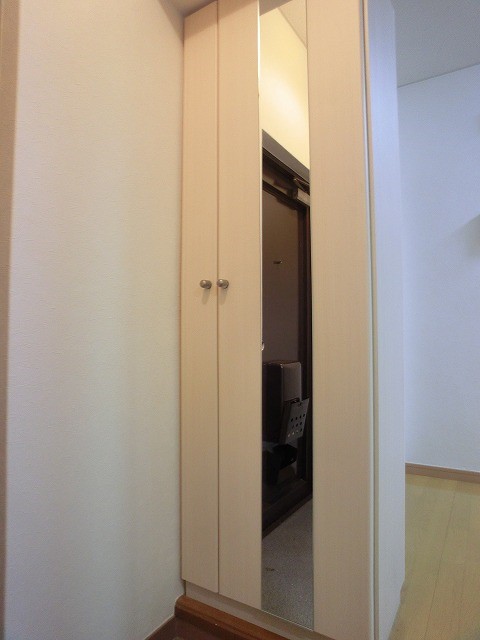 玄関　玄関　※別室参考写真