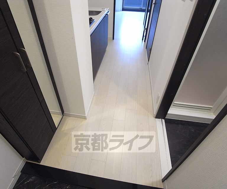 その他部屋・スペース　明るい廊下です。