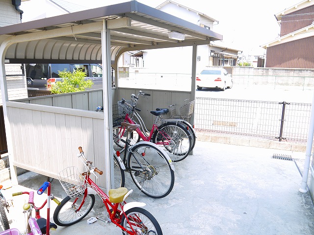 その他共有部分　自転車置き場完備です！