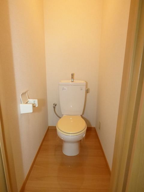オ・ソレイユB棟のトイレ写真