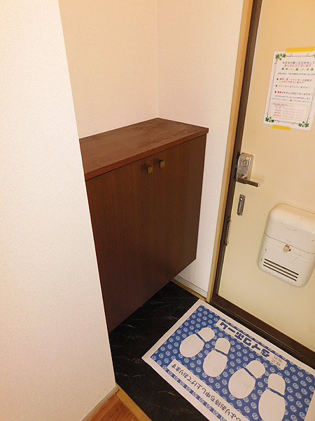 玄関　玄関にシューズボックス完備！
