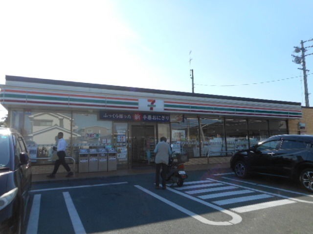 コンビニ　セブンイレブン浜松飯田北店（コンビニ）まで559m