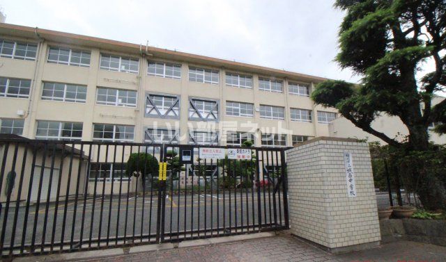 中学校　福岡市立城西中学校（中学校）まで322m
