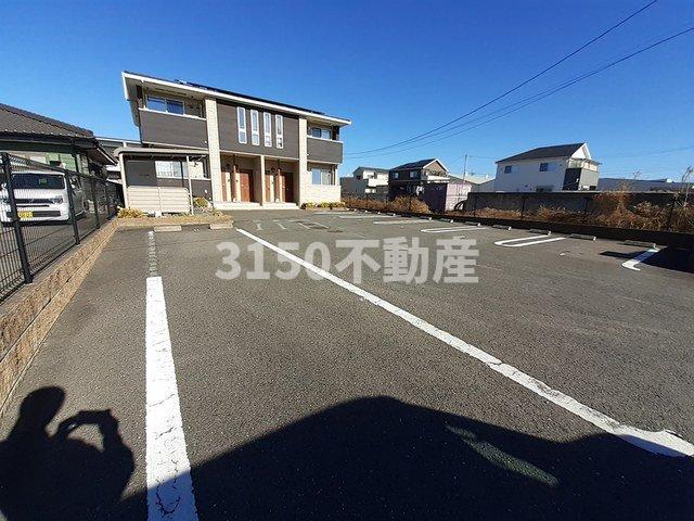 駐車場　駐車場に車を止められます