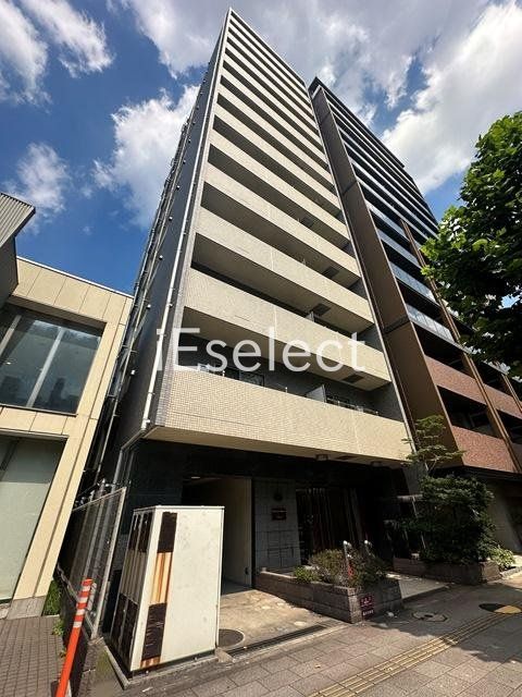 建物外観　周辺にお買物施設が豊富で住みやすいですよ。