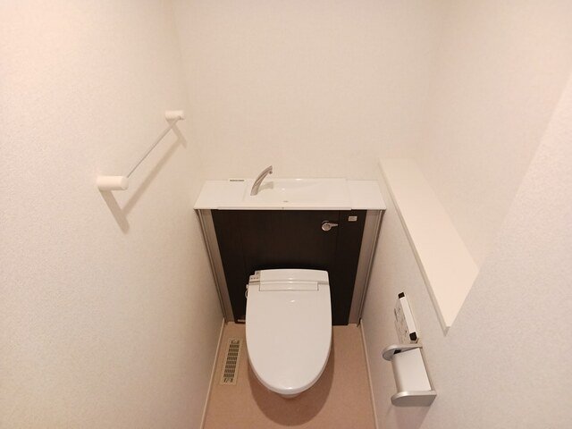 トイレ　清潔感のあるトイレです