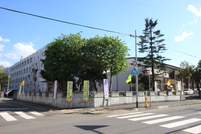 小学校　菊水小（小学校）まで506m