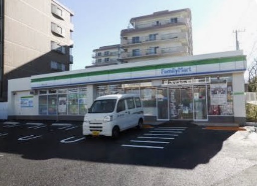 コンビニ　ファミリーマート千歳台四丁目店（コンビニ）まで299m