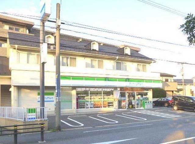 コンビニ　ファミリーマート浦安堀江三丁目店（コンビニ）まで320m