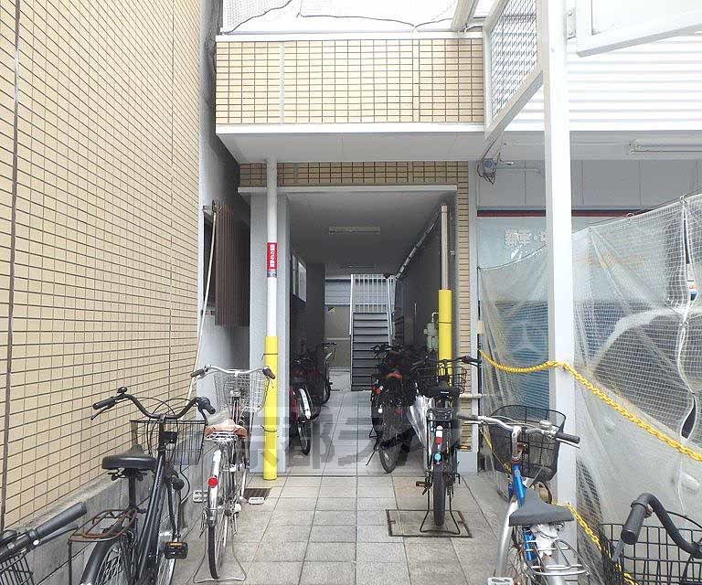 その他共有部分　建物入り口です。