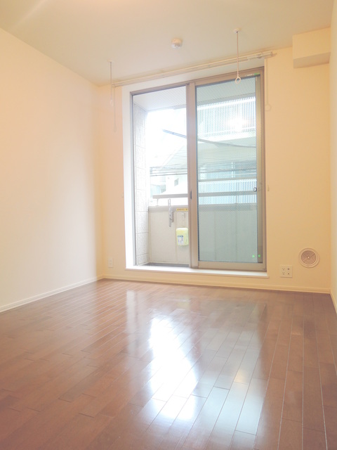 居室・リビング　★明るいフローリングのお部屋です★