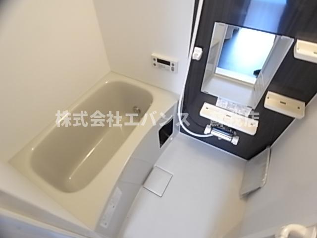 バス・シャワールーム　落ち着いた空間のお風呂です