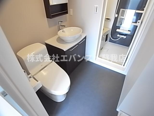 洗面設備　スペースが確保できる洗面所です