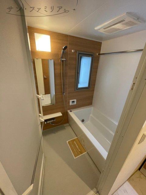バス・シャワールーム　同一物件別部屋写真