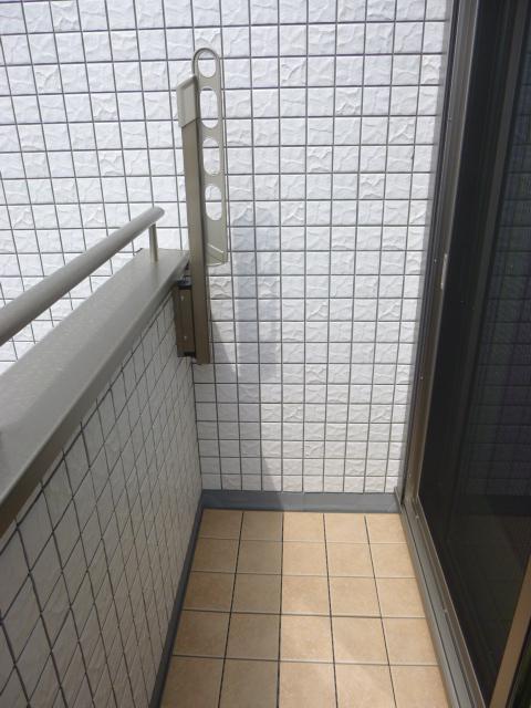 バルコニー　バルコニーあります