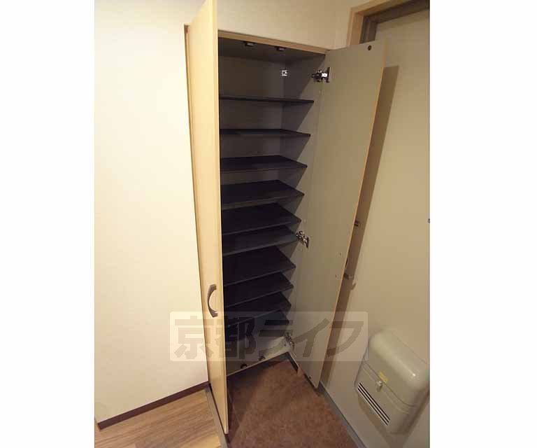 収納　大型シューズＢＯＸです。