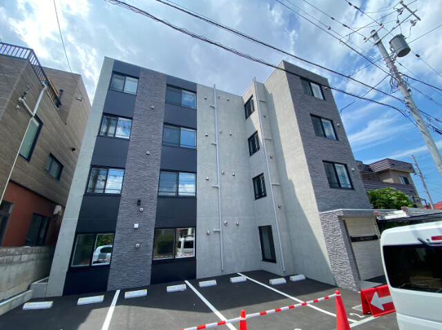 建物外観　札幌市西区発寒６条「ラ・シュエットαVI」