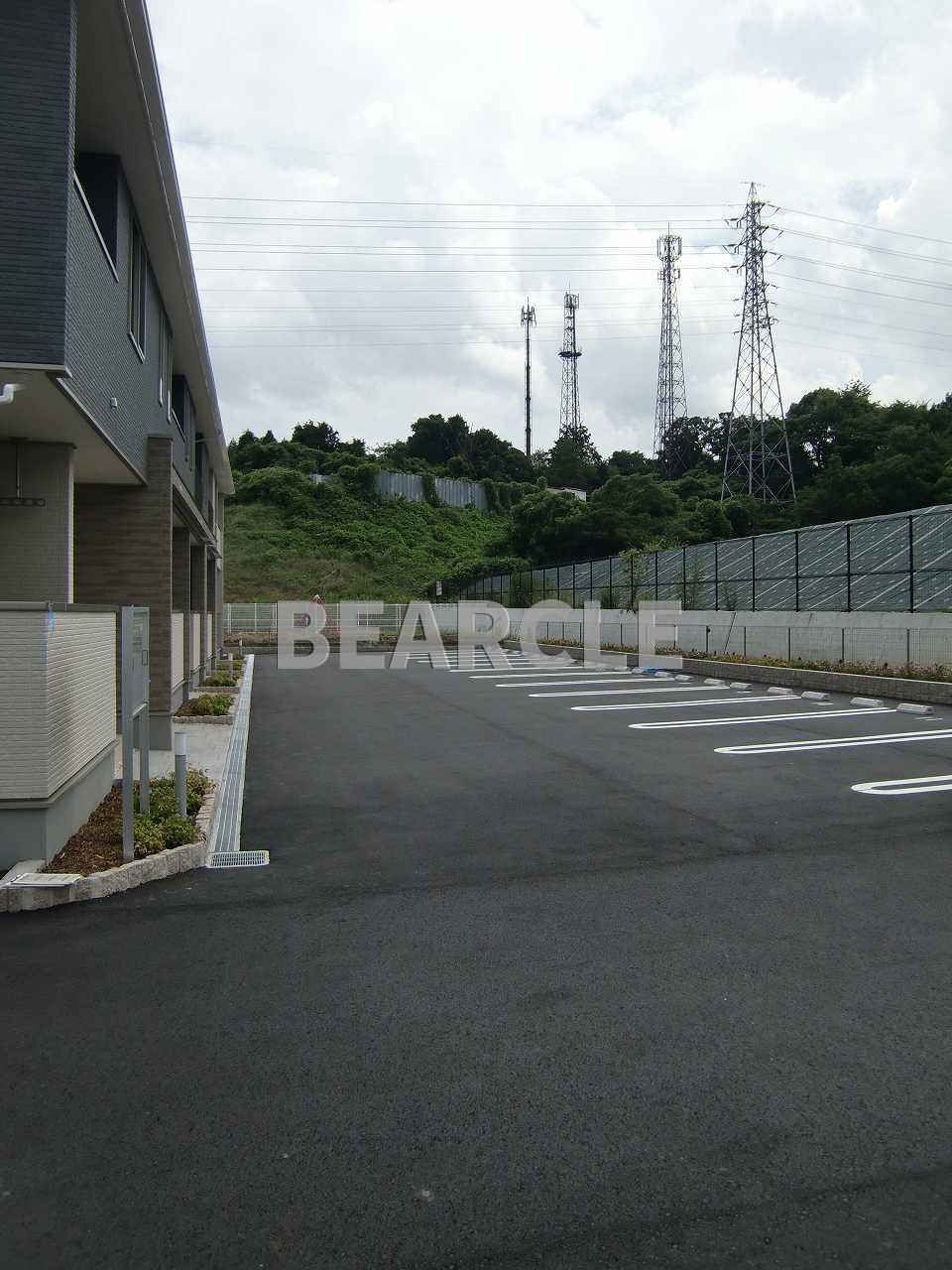 駐車場　駐車場に車を止められます