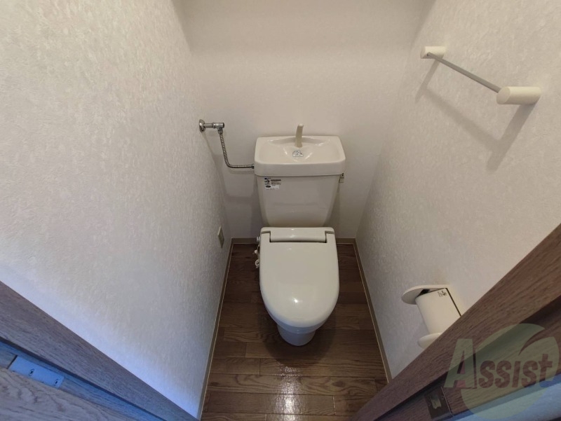 トイレ　こちらはトイレです。清潔感があり、安心して使用できます。
