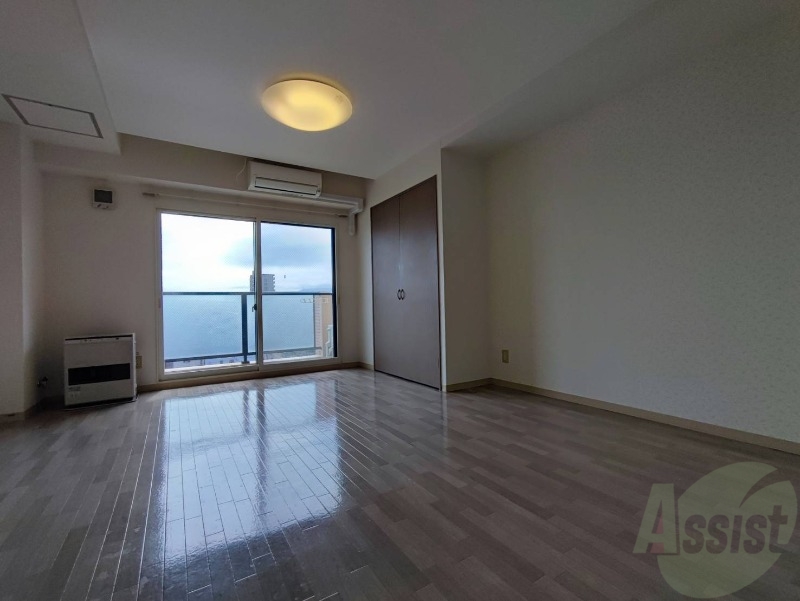 居室・リビング　広くてキレイなお部屋が広がっていて、充実した生活が送れそう。