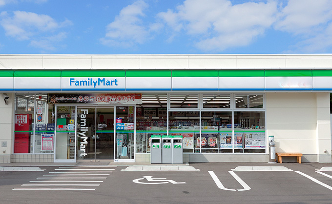 コンビニ　ファミリーマート玉野長尾店（コンビニ）まで863m