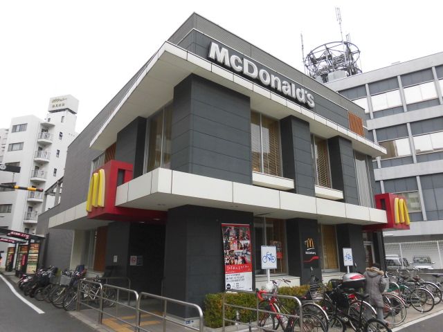 飲食店　マクドナルド １５号鶴見店（飲食店）まで422m