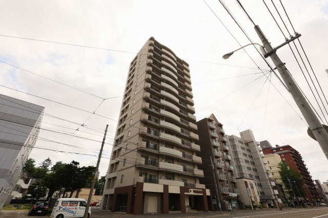 建物外観　★広々1LDK!南部屋で日当たり良好！★ペット相談可！
