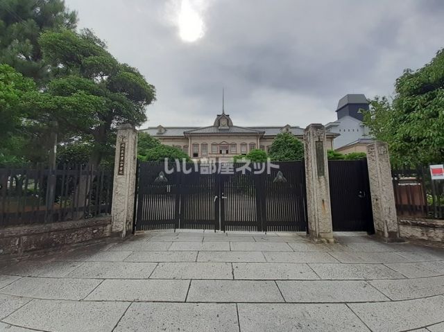 中学校　津山市立津山中学校（中学校）まで1547m