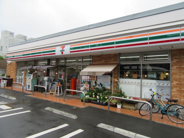 コンビニ　セブンイレブン（コンビニ）まで400m