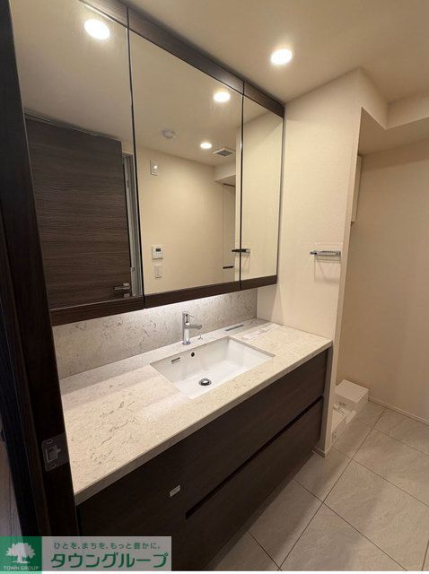 洗面設備　※写真は同タイプ住戸です。