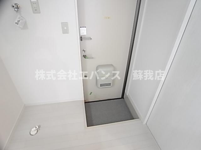 エントランス　落ち着いたエントランスです