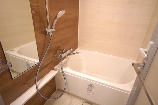 バス・シャワールーム　※写真は同タイプ住戸です。