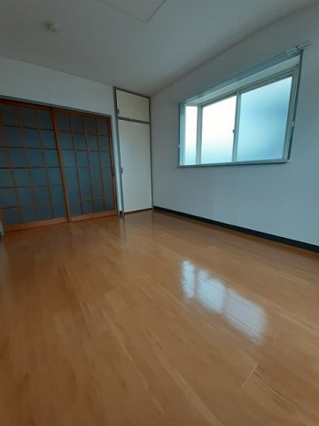 居室・リビング　明るい室内です☆