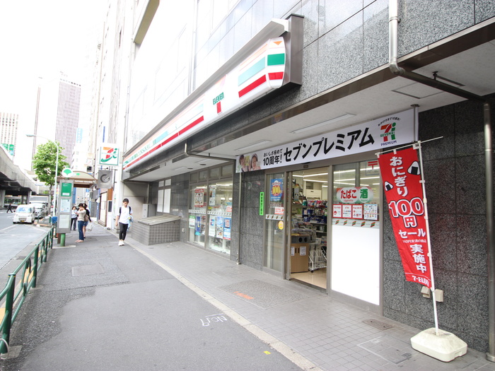 コンビニ　セブンイレブン 六本木3丁目店（コンビニ）まで350m