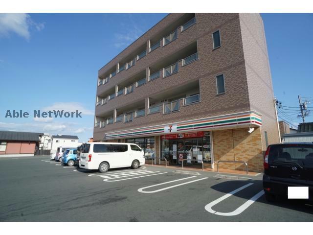 コンビニ　セブンイレブン豊橋新栄町店（コンビニ）まで671m