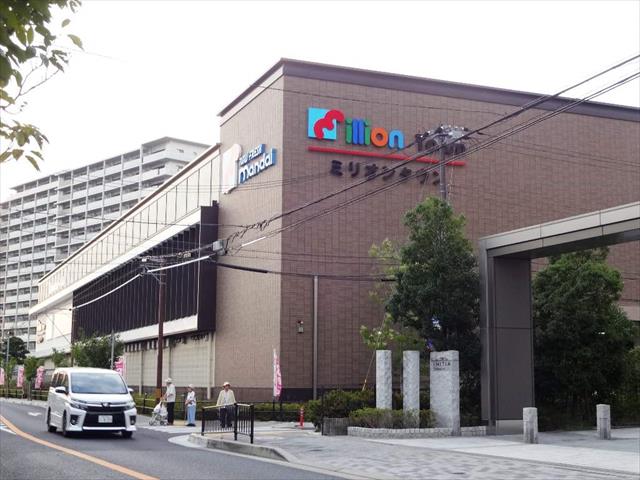 スーパー　（株）万代／塚口店（スーパー）まで533m
