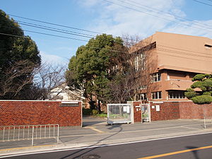 高校・高専　布施高等学校（高校・高専）まで320m
