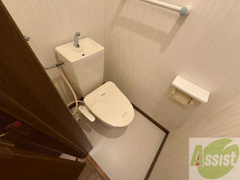 トイレ　こちらはトイレです。清潔感があり、安心して使用できます。