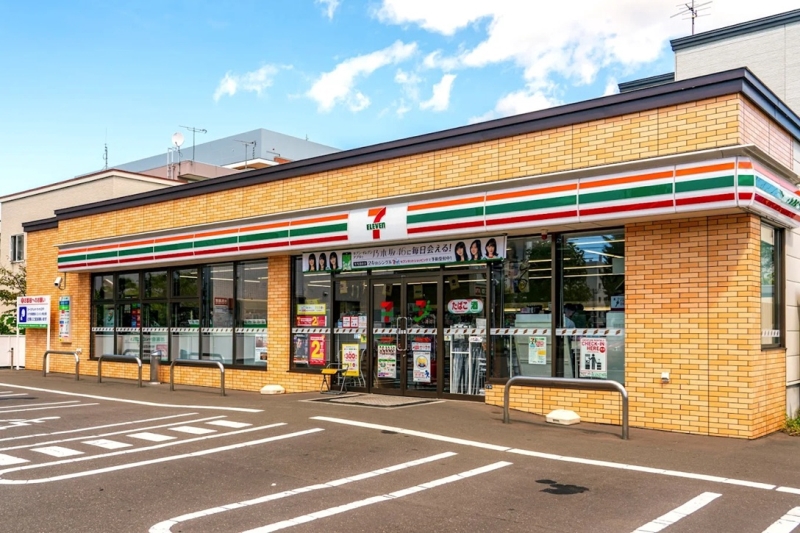 コンビニ　セブンイレブン札幌北11条東3丁目店（コンビニ）まで187m
