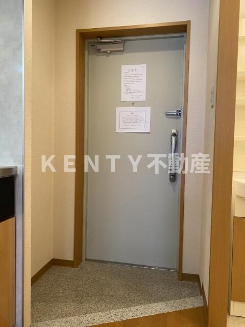 玄関　収納もある玄関です