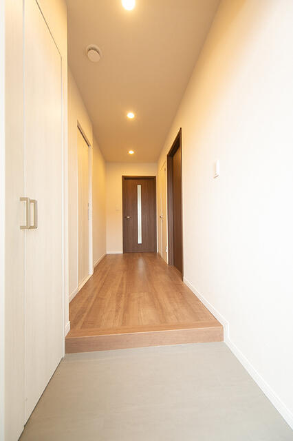 玄関　※写真は同タイプ住戸です。