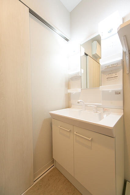 洗面設備　※写真は同タイプ住戸です。