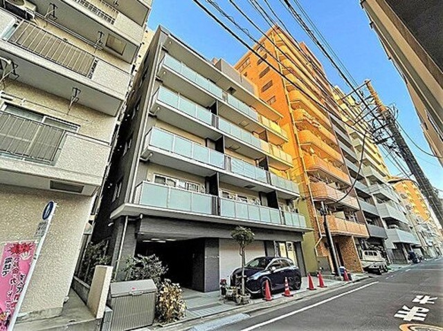 建物外観　６階建ての賃貸マンション
