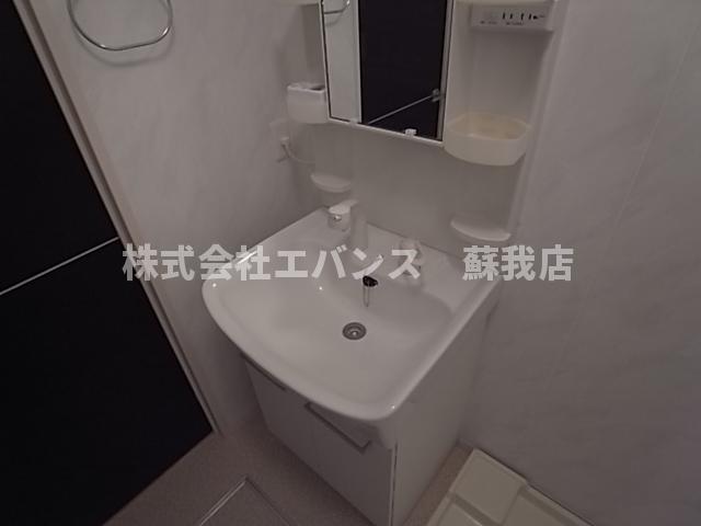 洗面設備　独立洗面台です
