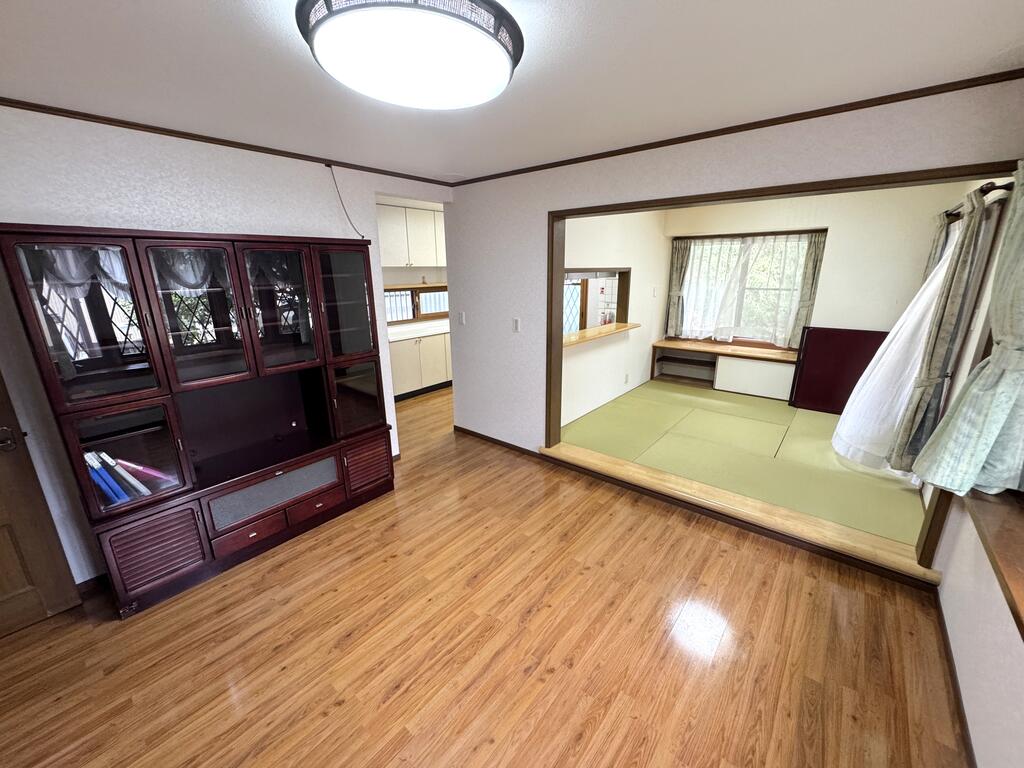 黒岡住宅の居間写真