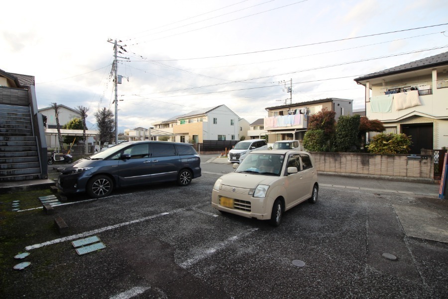 駐車場　駐車場