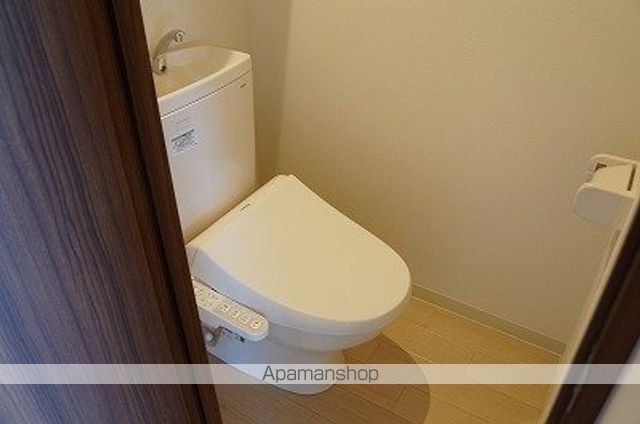 地下鉄東西線 南郷１８丁目駅 徒歩8分 4階建 築14年のトイレ写真