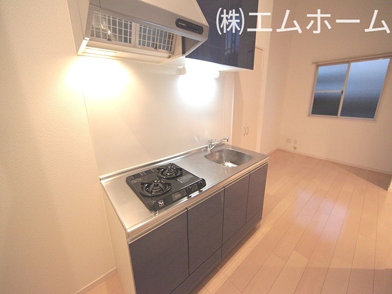 キッチン　システムキッチン　２口ガスコンロ付