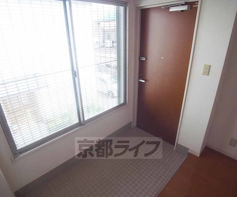 その他設備　玄関のドア部分です。